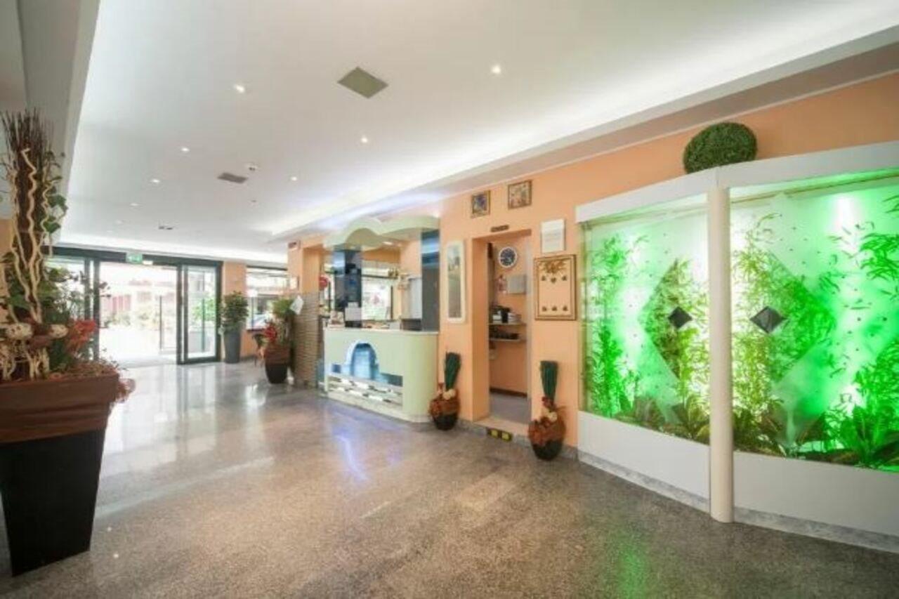 Hotel Gemini Rimini Kültér fotó