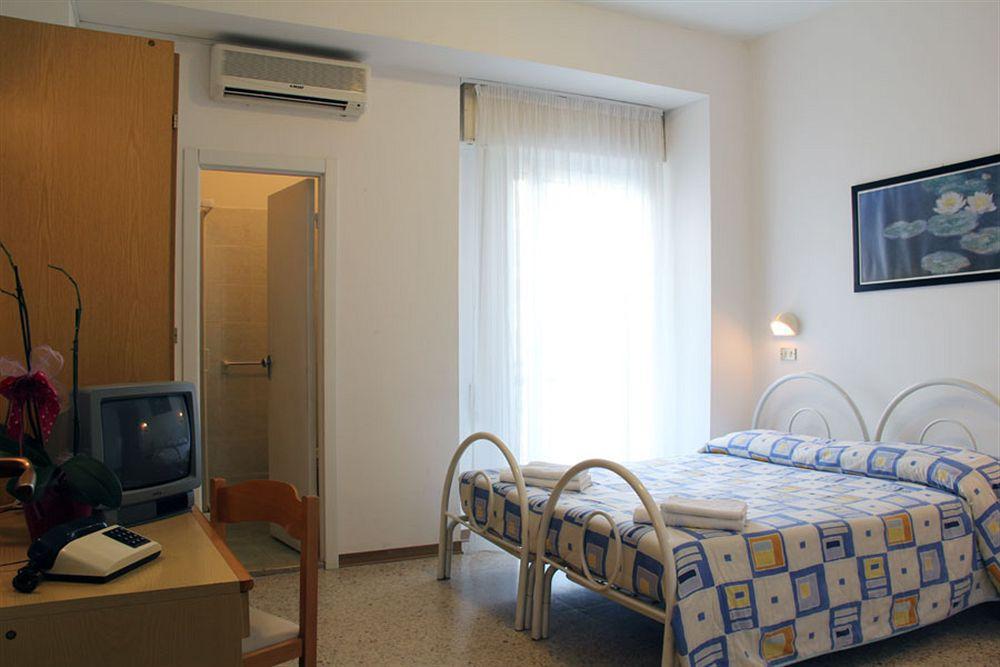 Hotel Gemini Rimini Kültér fotó