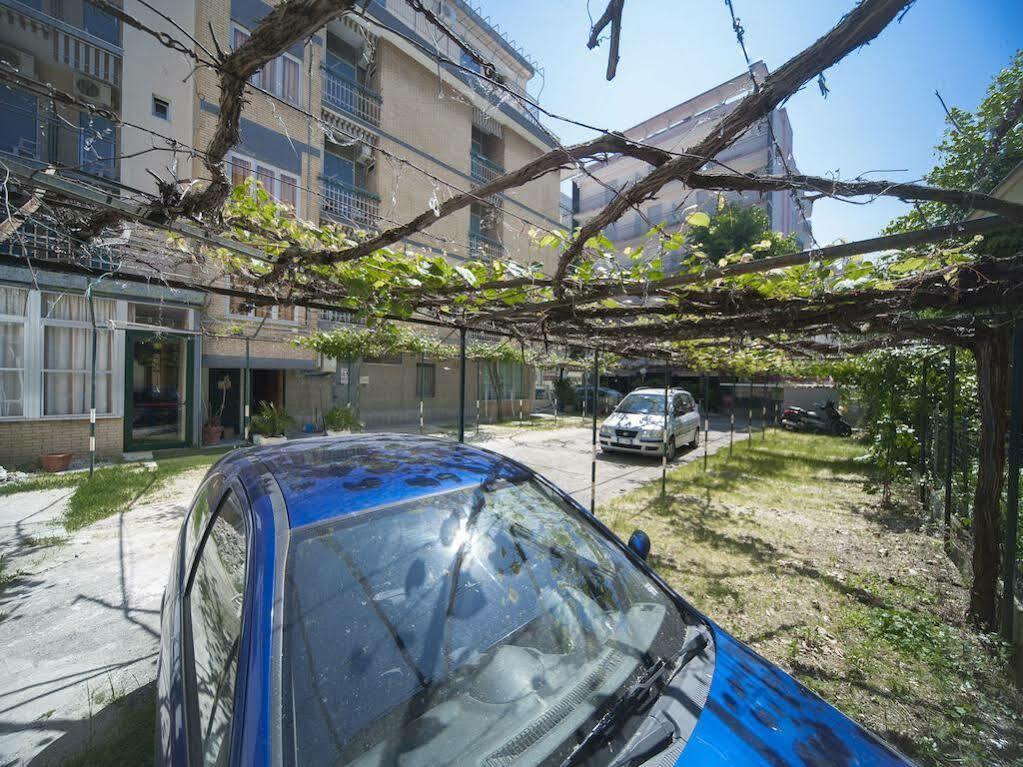 Hotel Gemini Rimini Kültér fotó